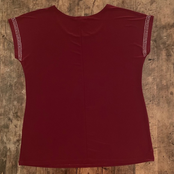 Pretty sleeveless shirt ✨ - Picture 4 of 5